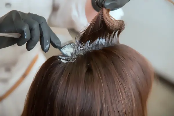 ヘアカラー　塗布